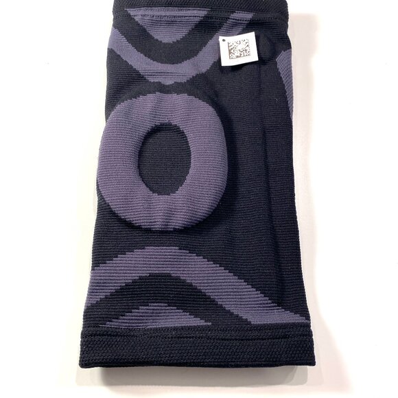 Vive Stabilizing Knee Sleeve, Size Medium in Black and Gray with compression - Picture 6 of 10